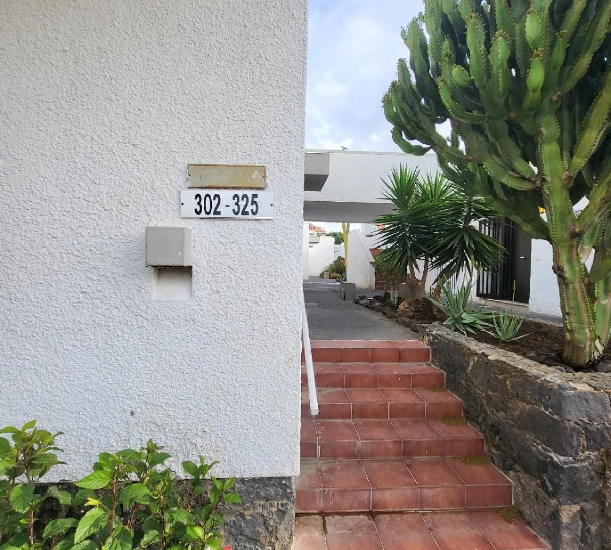 Ξενοδοχείο με διαμερίσματα Casa Lizzy - Appartamento Con Vista Giardino N325 Arona  Ισπανία